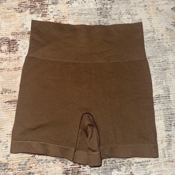 Popsgym seamless brown shorts🤎🤎🤎 - Picture 3 of 3